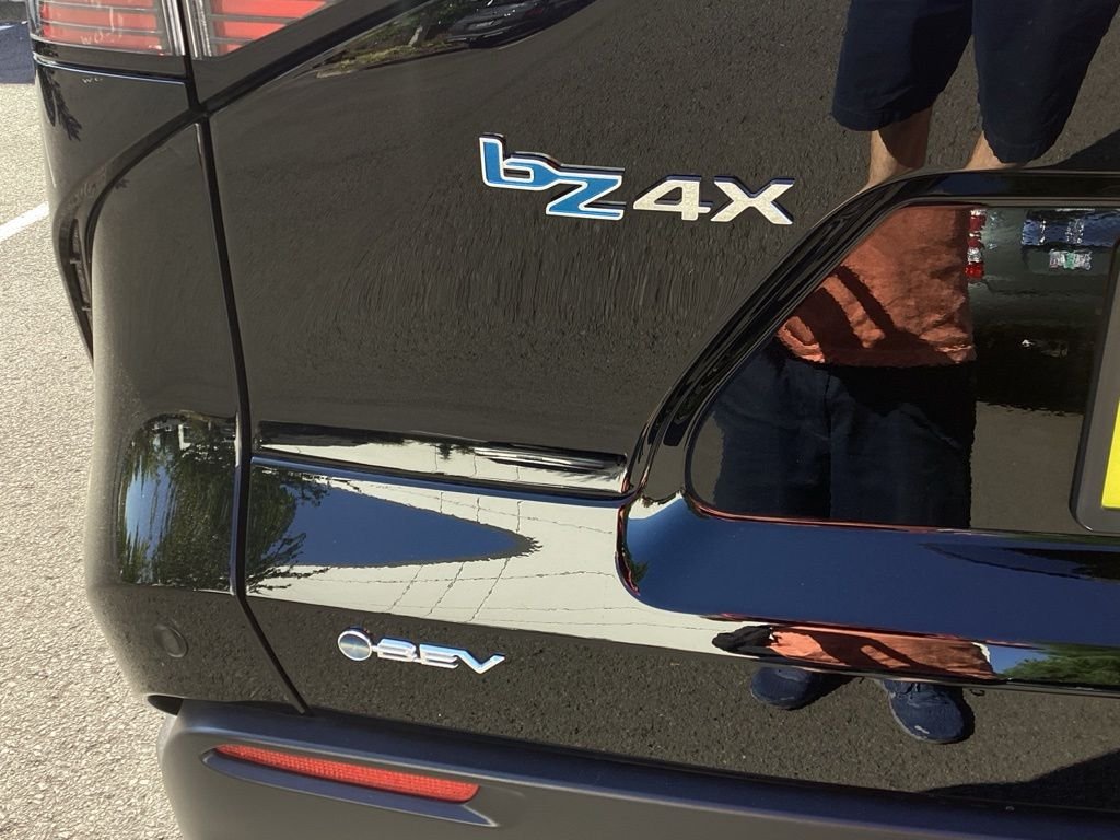 Used 2025 Black Toyota XLE image 20