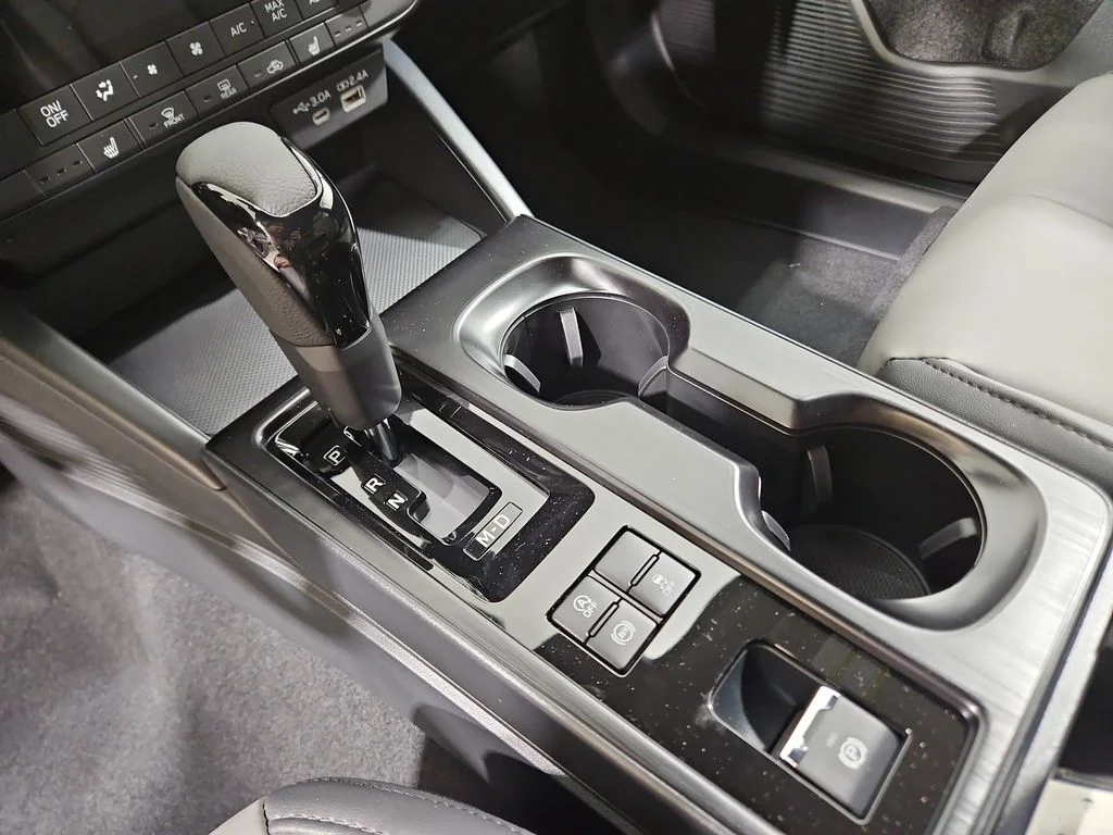 New 2026 CRYSTAL WHITE PEARL Subaru Premium image 22