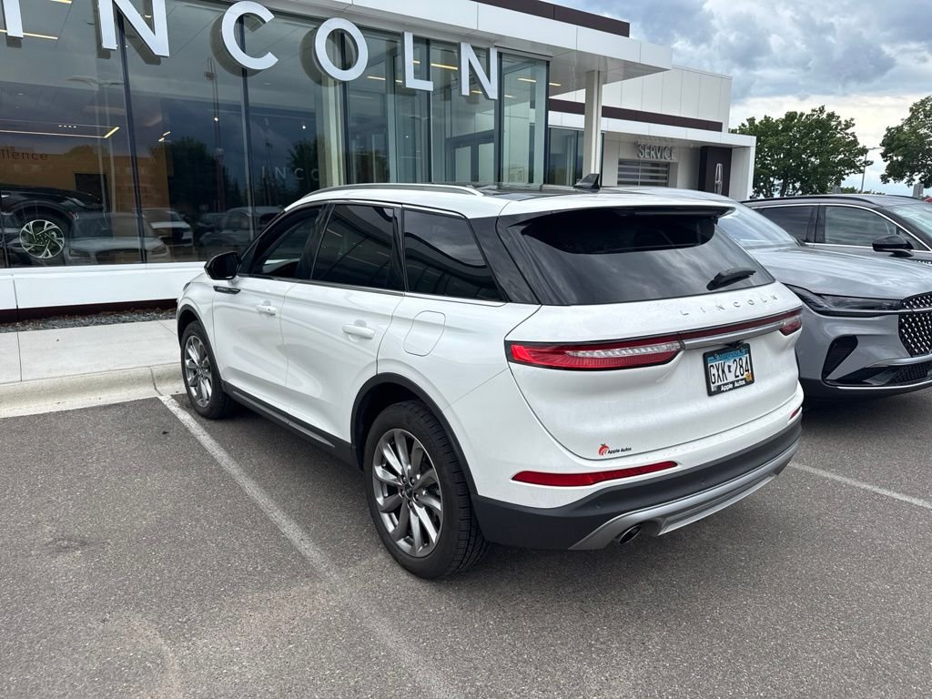 Used 2021 White Lincoln Standard image 3