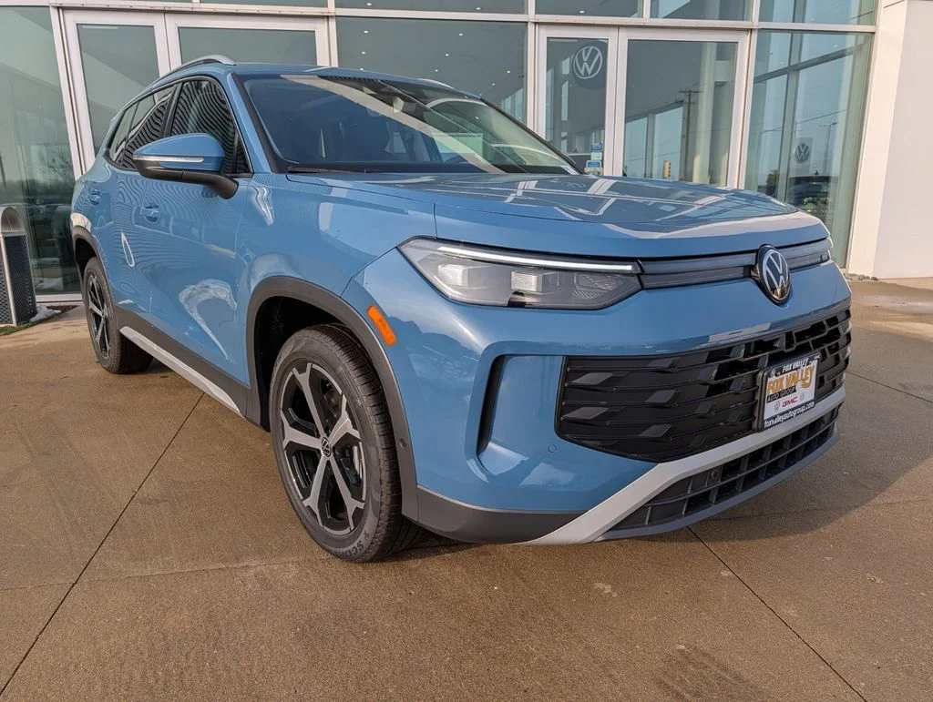 New 2026 Blue Volkswagen 2.0T SE image 2