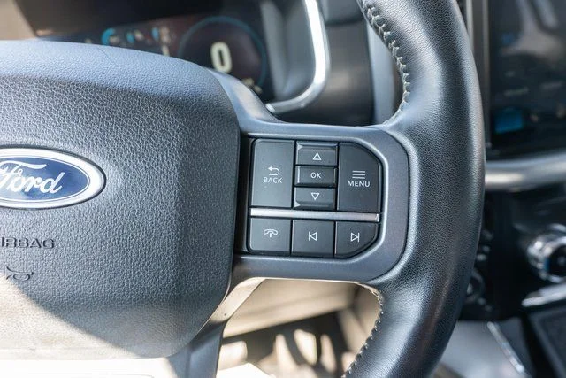 Used 2023  Ford Lariat image 23