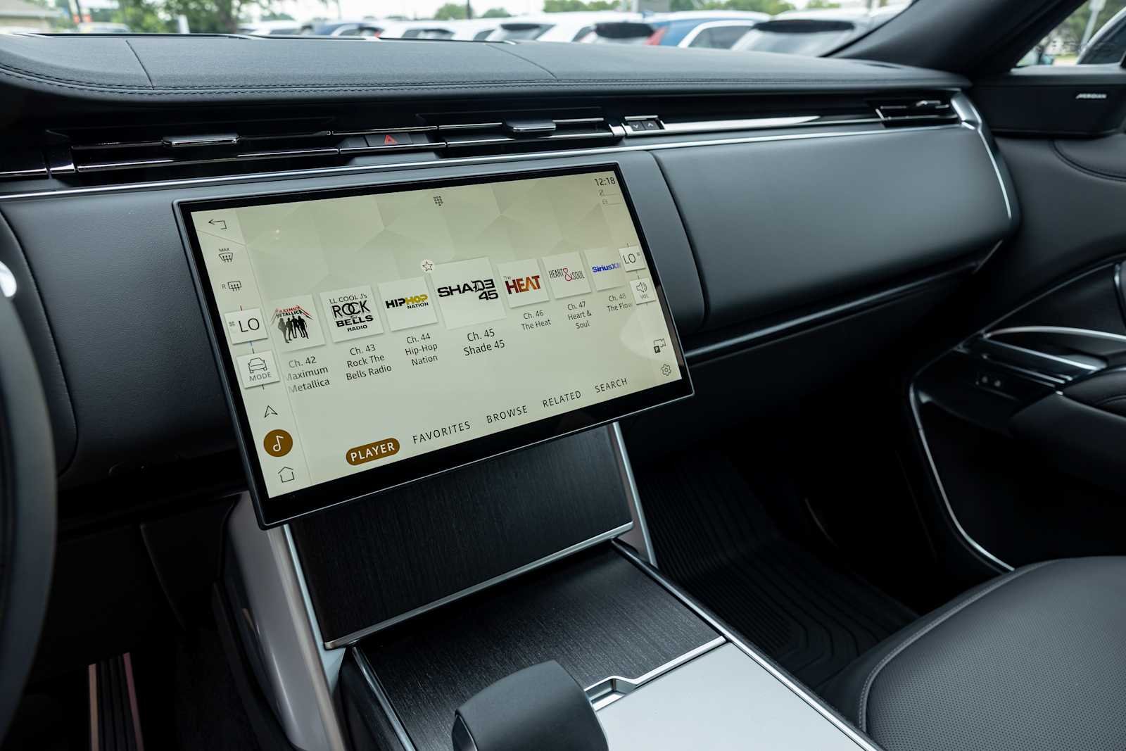 New 2026 Carpathian Grey Land Rover SE image 18