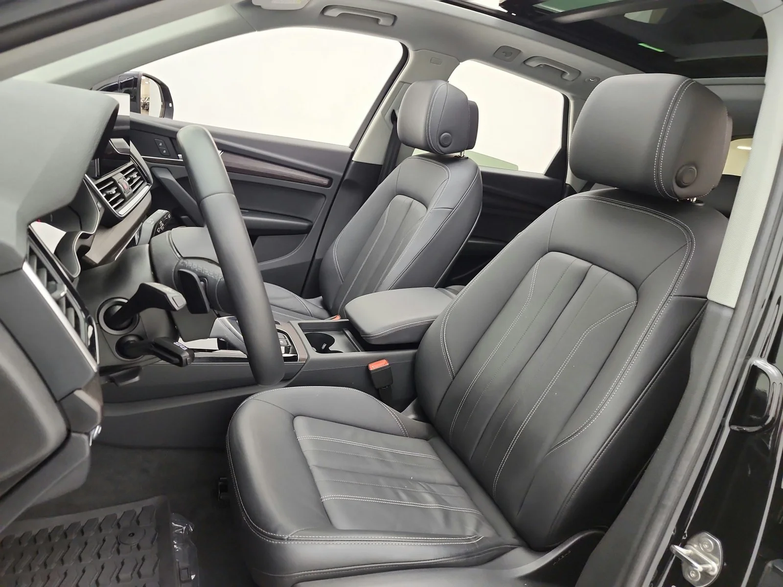 Used 2023 Mythos Black Metallic Audi Premium image 10
