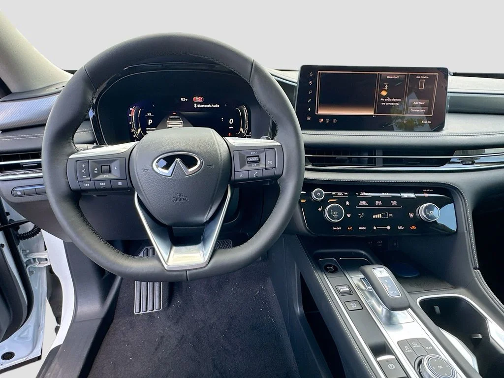 New 2027 RADIANT WHITE INFINITI Pure FWD image 11