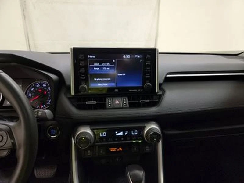 Used 2021 Blue Toyota XLE Premium image 11