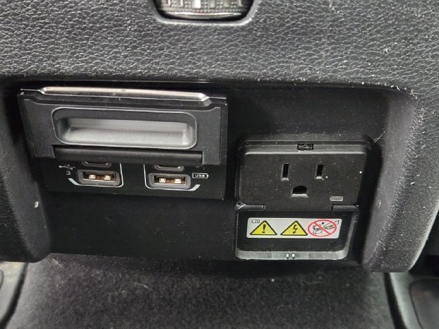 Used 2020 Gray Jeep Limited image 16