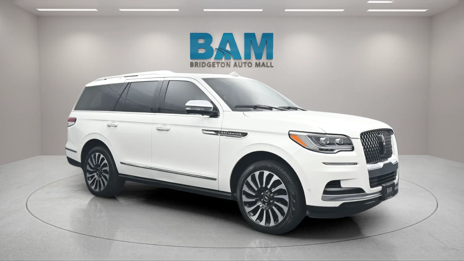Used 2022 White Lincoln Black Label image 1