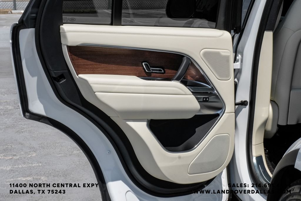 New 2027 Fuji White Land Rover SE image 46