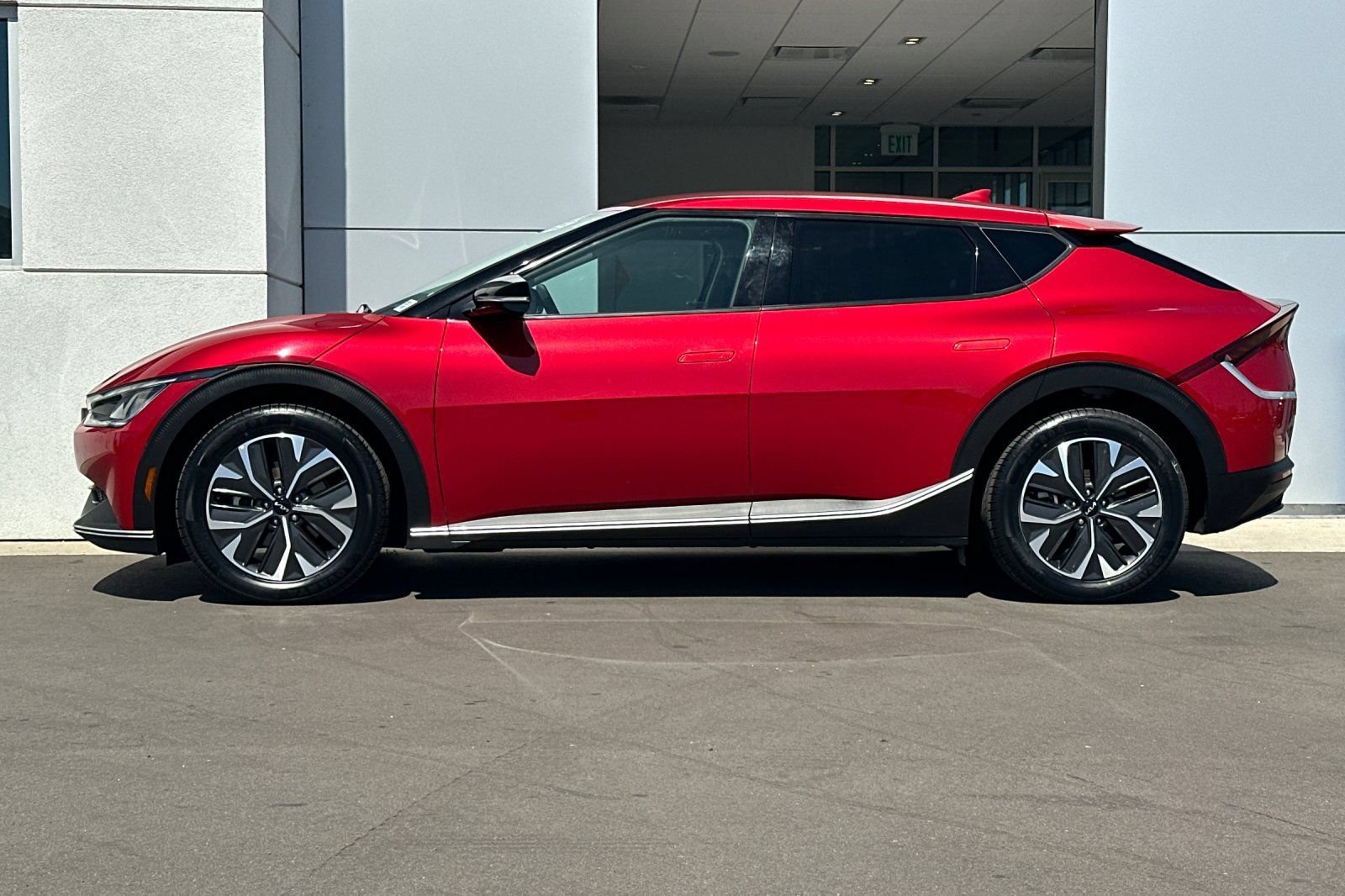Used 2024 Red Kia Light Long Range image 7