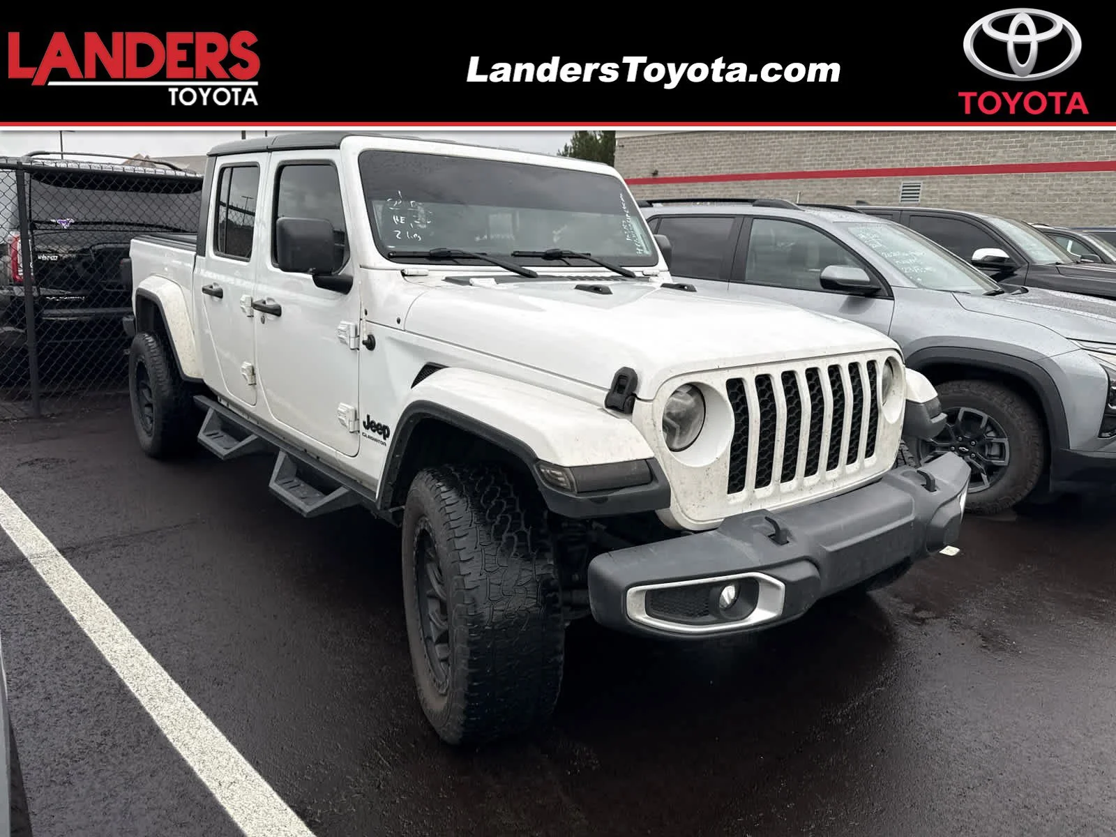 2023 Jeep Gladiator Sport S's photo