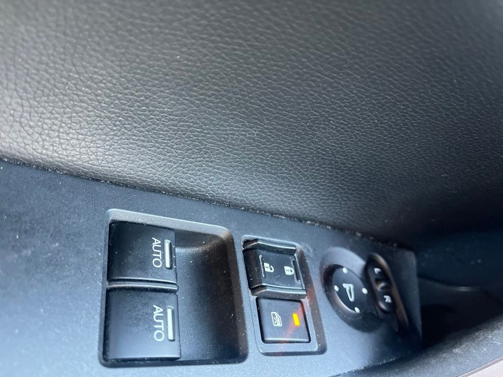 Used 2016  Honda Touring image 26