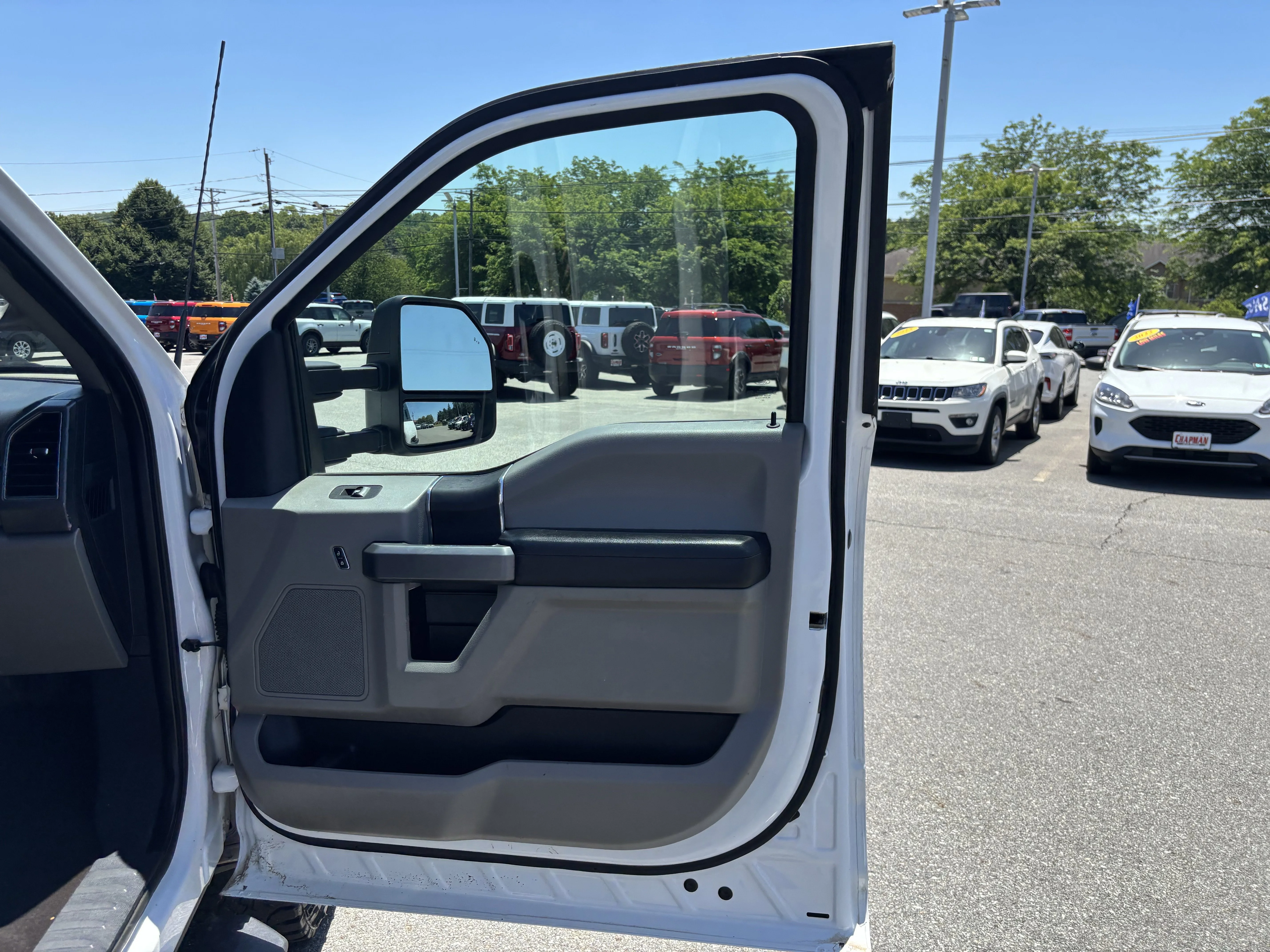 Used 2022 Oxford White Ford XLT image 36