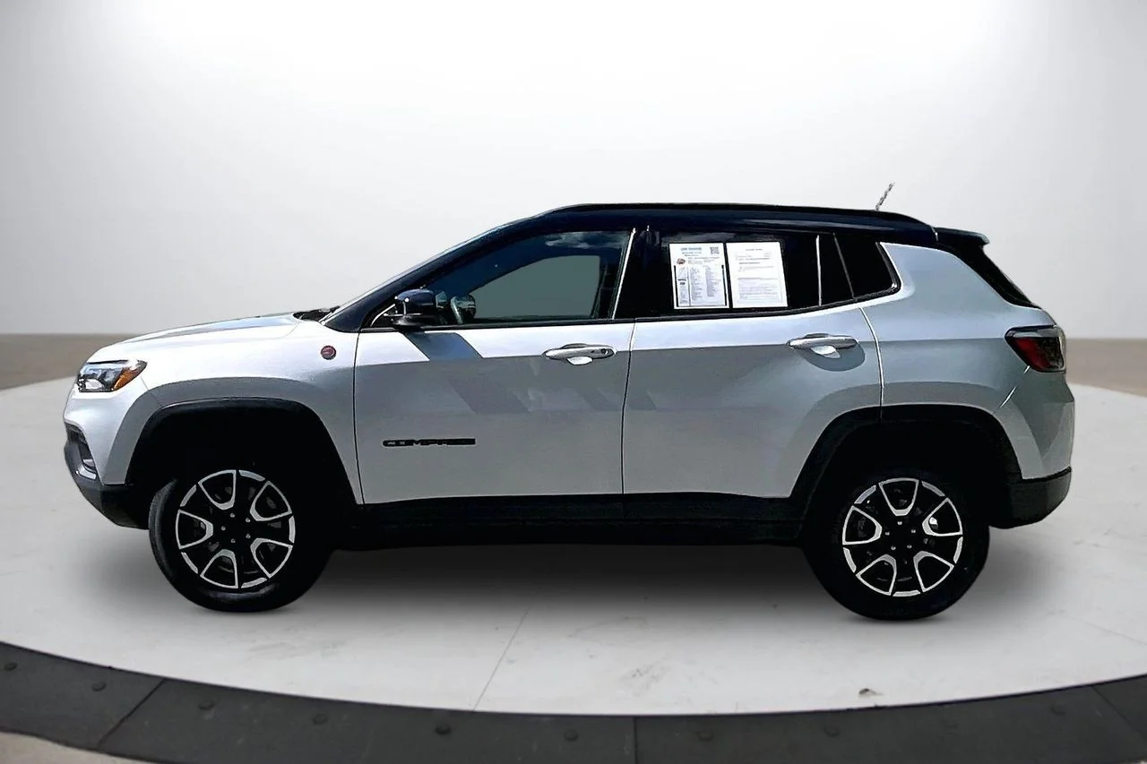 Used 2024 Silver Jeep Trailhawk image 5