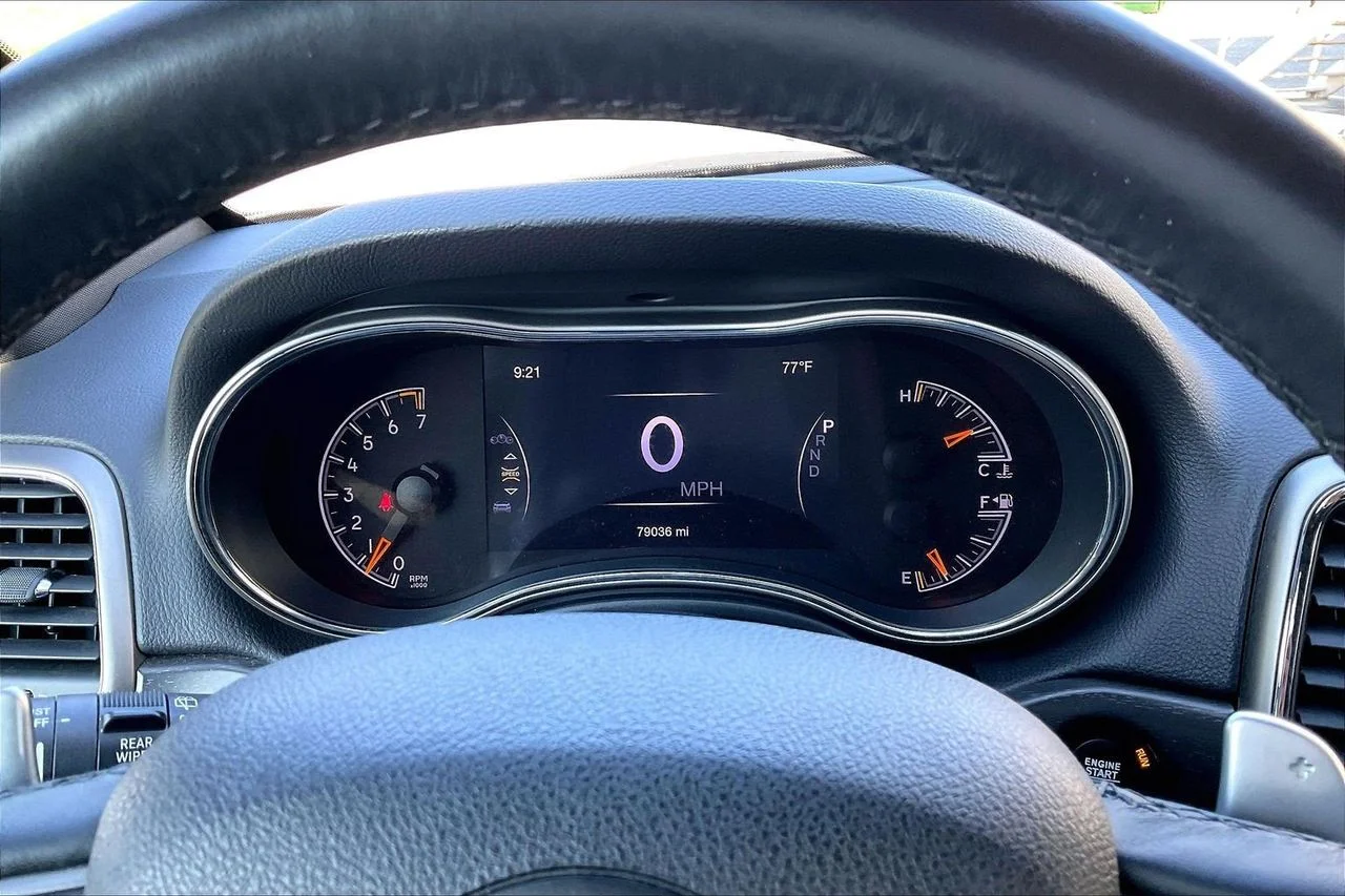 Used 2017 White Jeep Altitude image 10