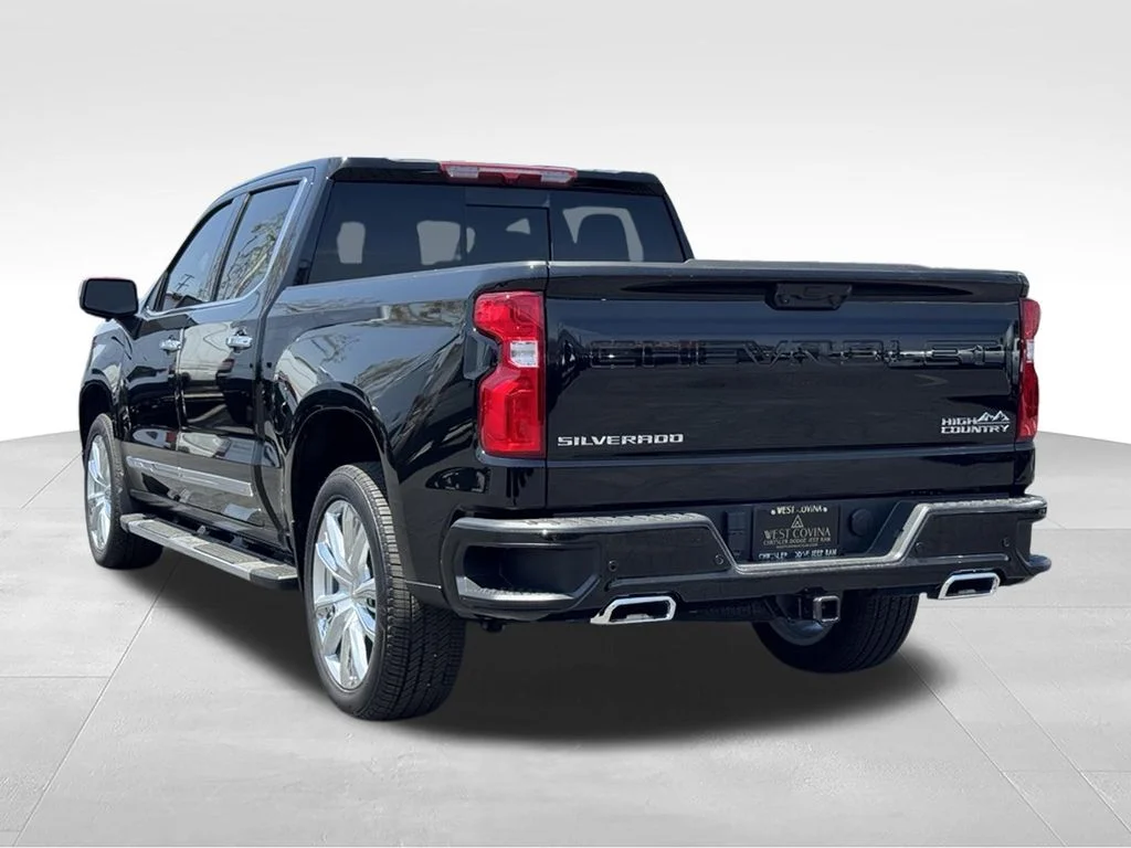 Used 2025 Black Chevrolet High Country image 8