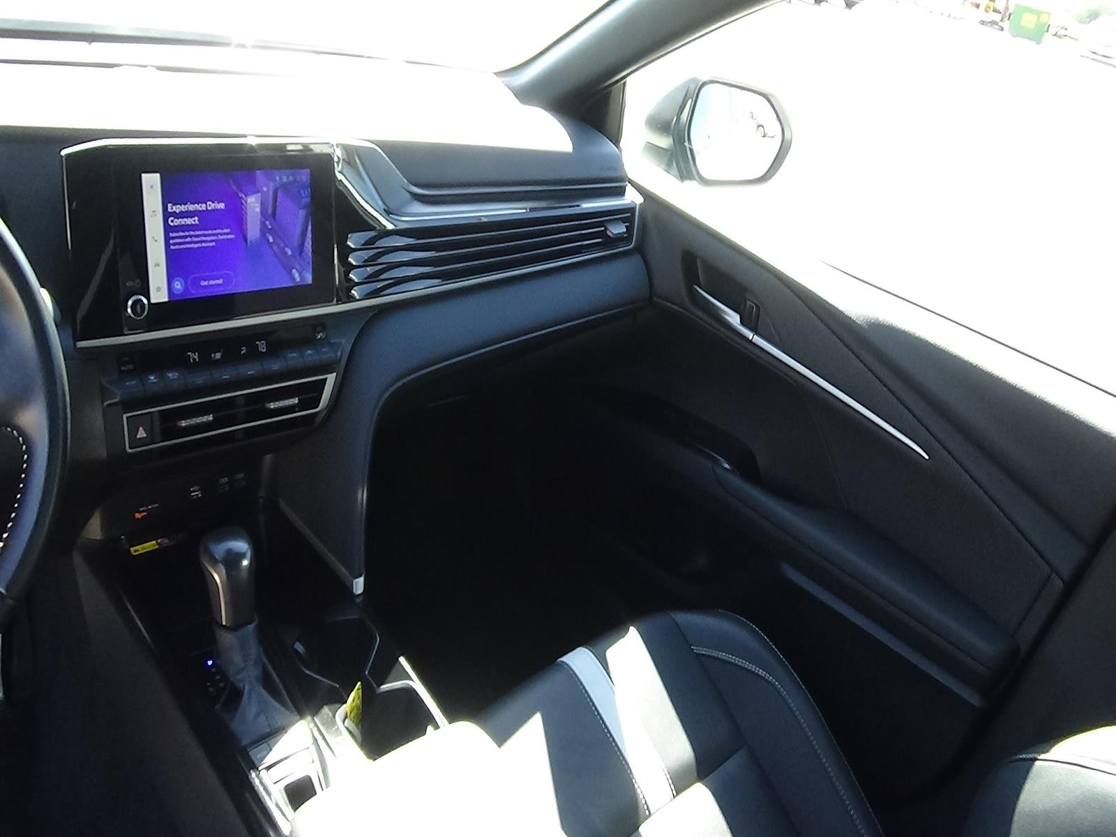 Used 2025 Ice Cap Toyota SE image 14