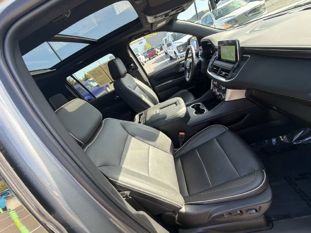 Used 2023 Silver GMC SLT image 31