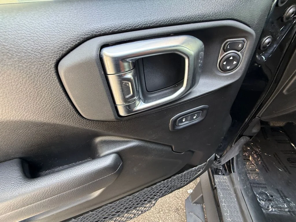 Used 2025 Black Jeep Nighthawk image 11