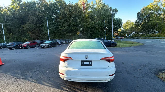 Used 2019 White Volkswagen 1.4T SE image 6