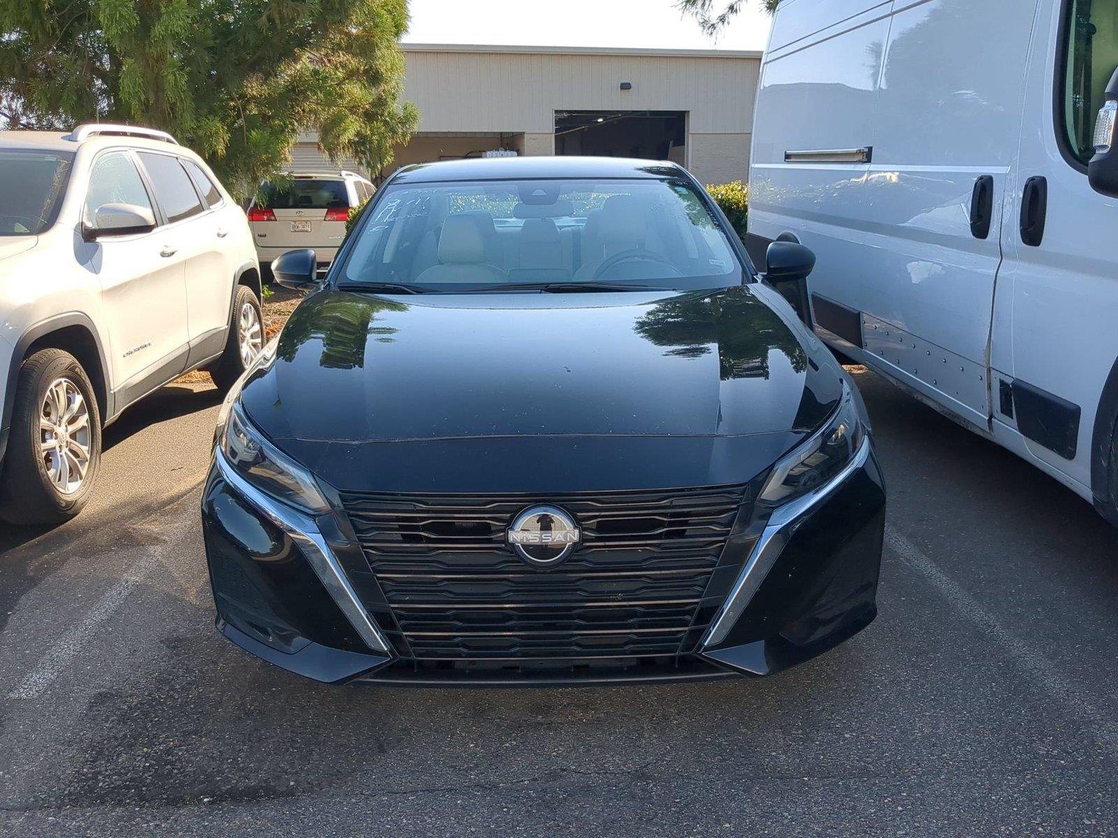 Used 2025 Super Black Nissan SV image 2