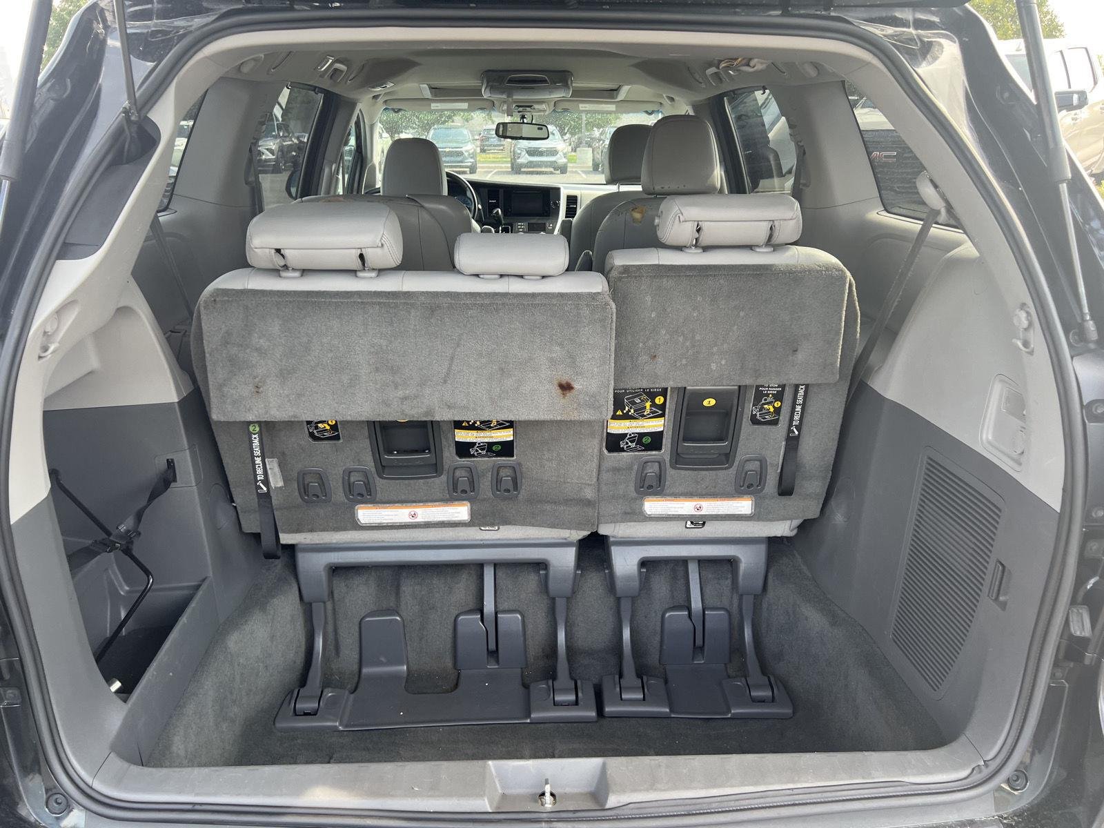 2016 Toyota Sienna XLE - Photo 14