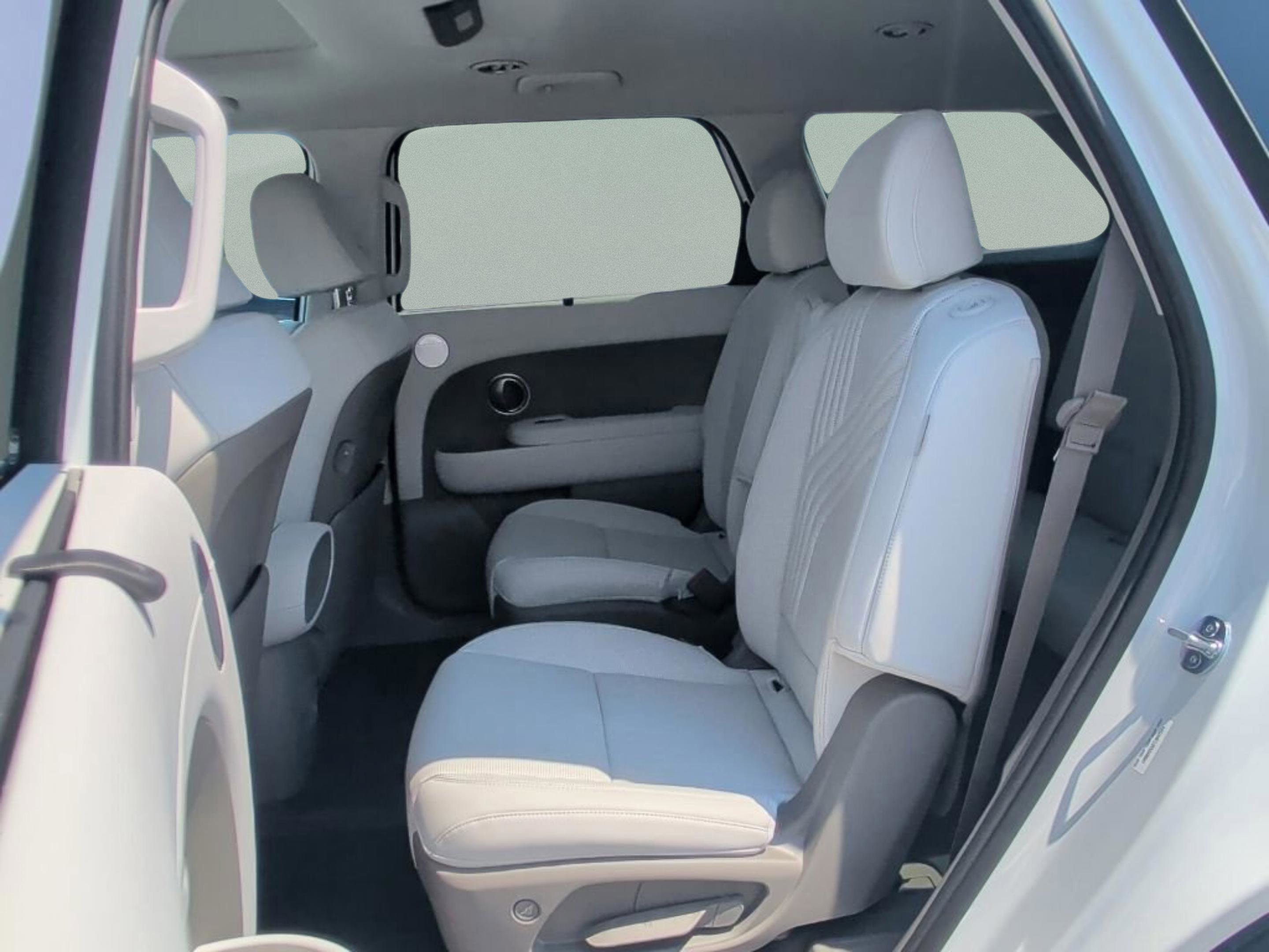 New 2026 Creamy White Pearl Hyundai Blue SEL Premium 7P image 37