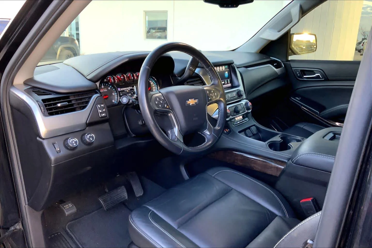 Used 2020 BLACK Chevrolet LT image 17