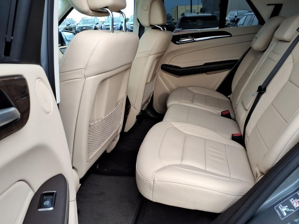 Used 2018 Gray Mercedes-Benz GLE 350 image 4