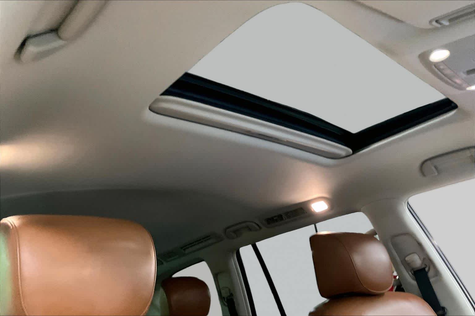 Used 2019 Moonstone White INFINITI LUXE image 14