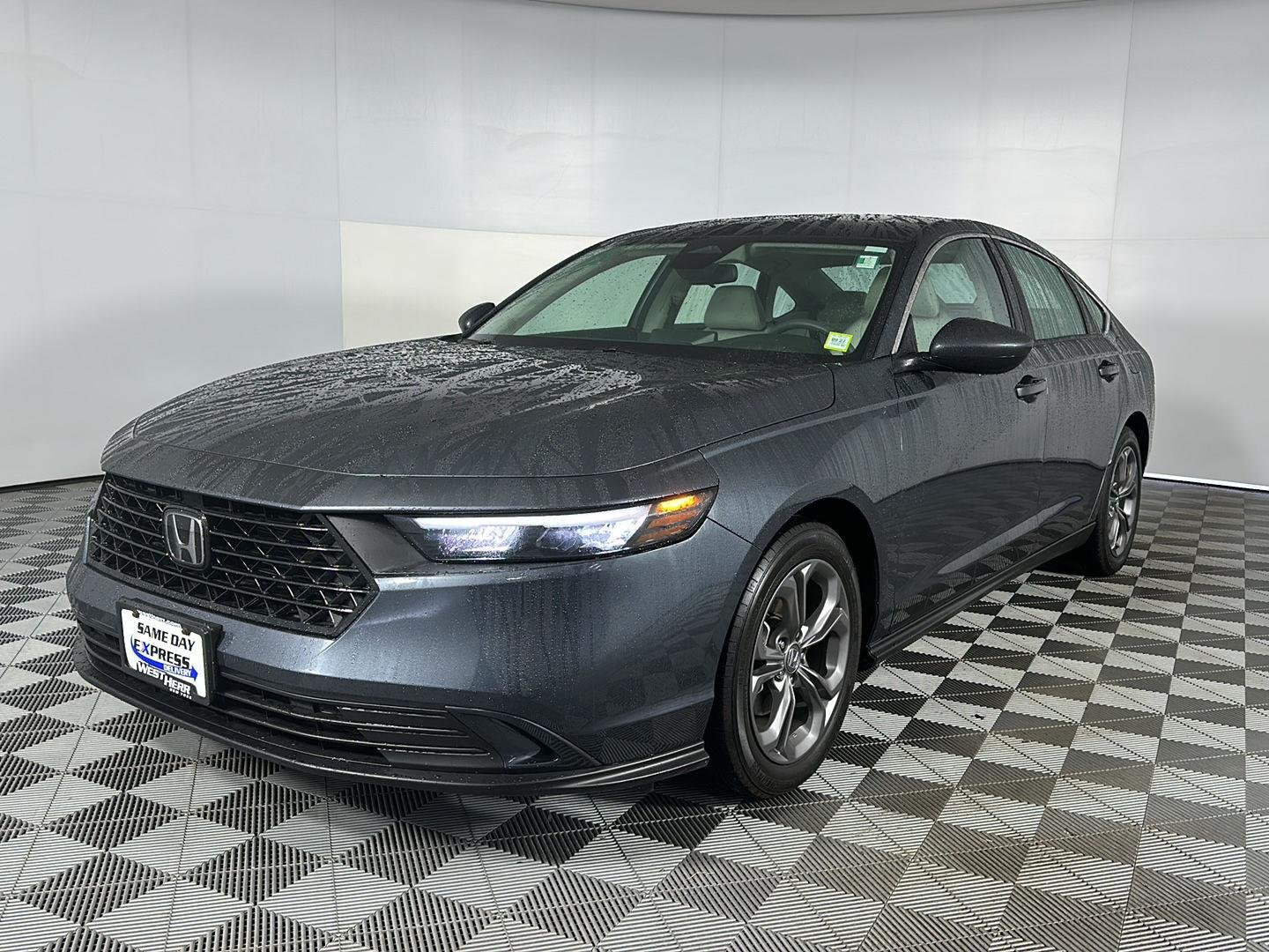 Used 2024 Meteorite Gray Metallic Honda EX image 3