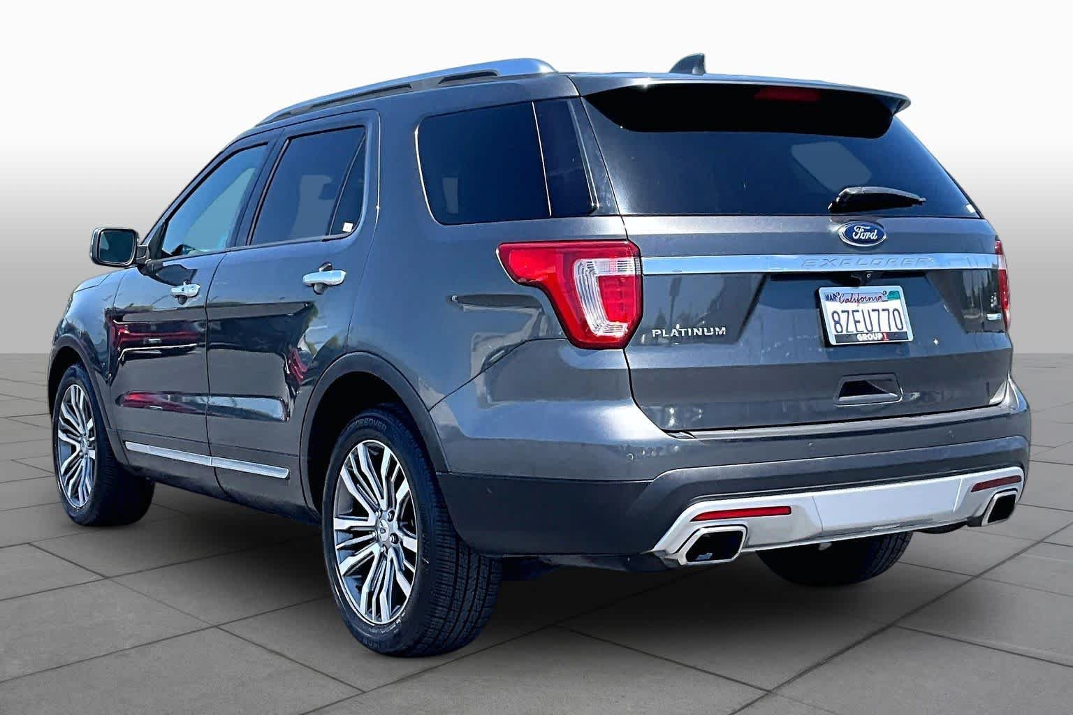 Used 2017 Magnetic Metallic Ford Platinum image 11