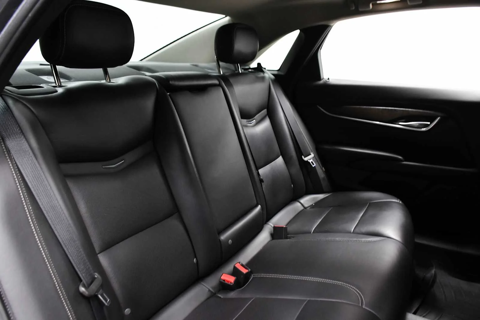Used 2018 Phantom Gray Metallic Cadillac Luxury image 21