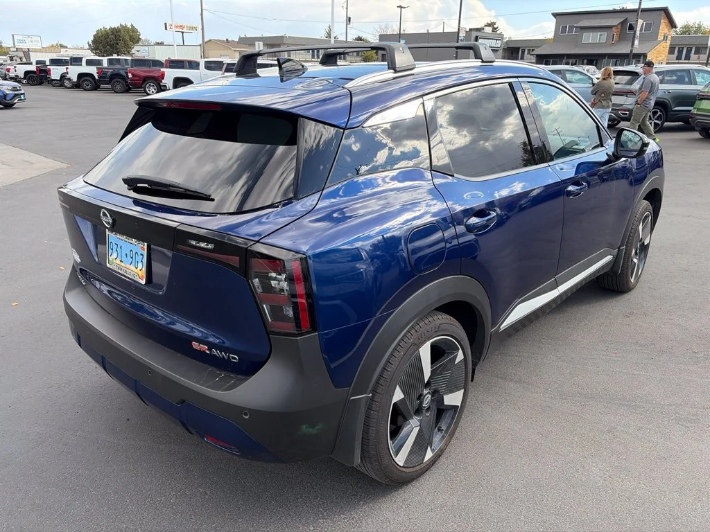 Used 2026 Deep Blue Pearl Nissan SR image 7