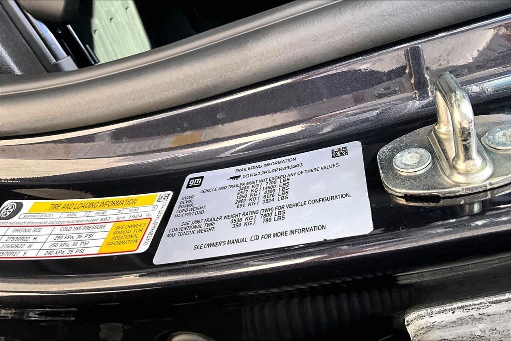 Used 2023 Silver GMC Denali image 35