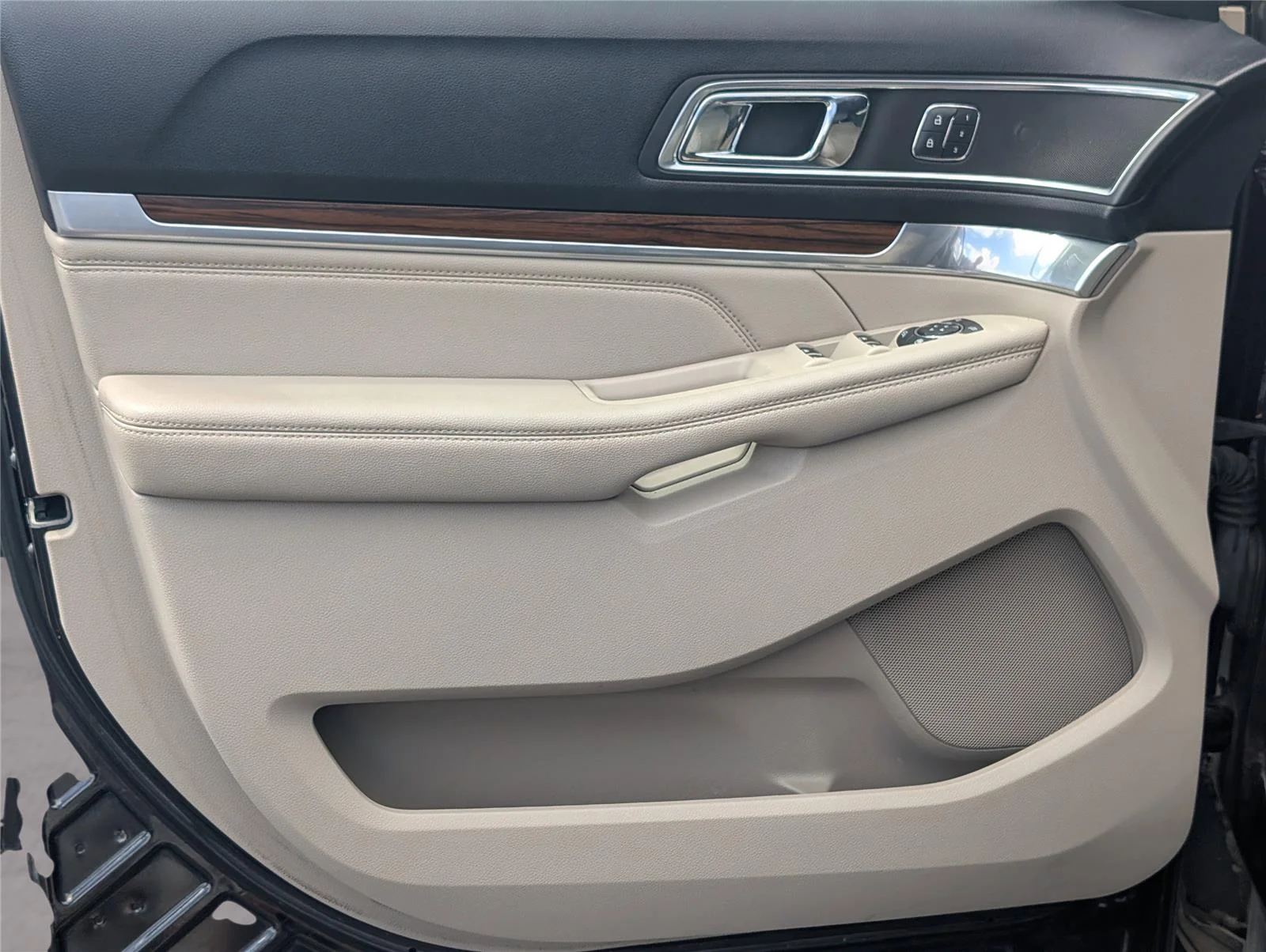 Used 2019 Agate Black Ford Limited image 9