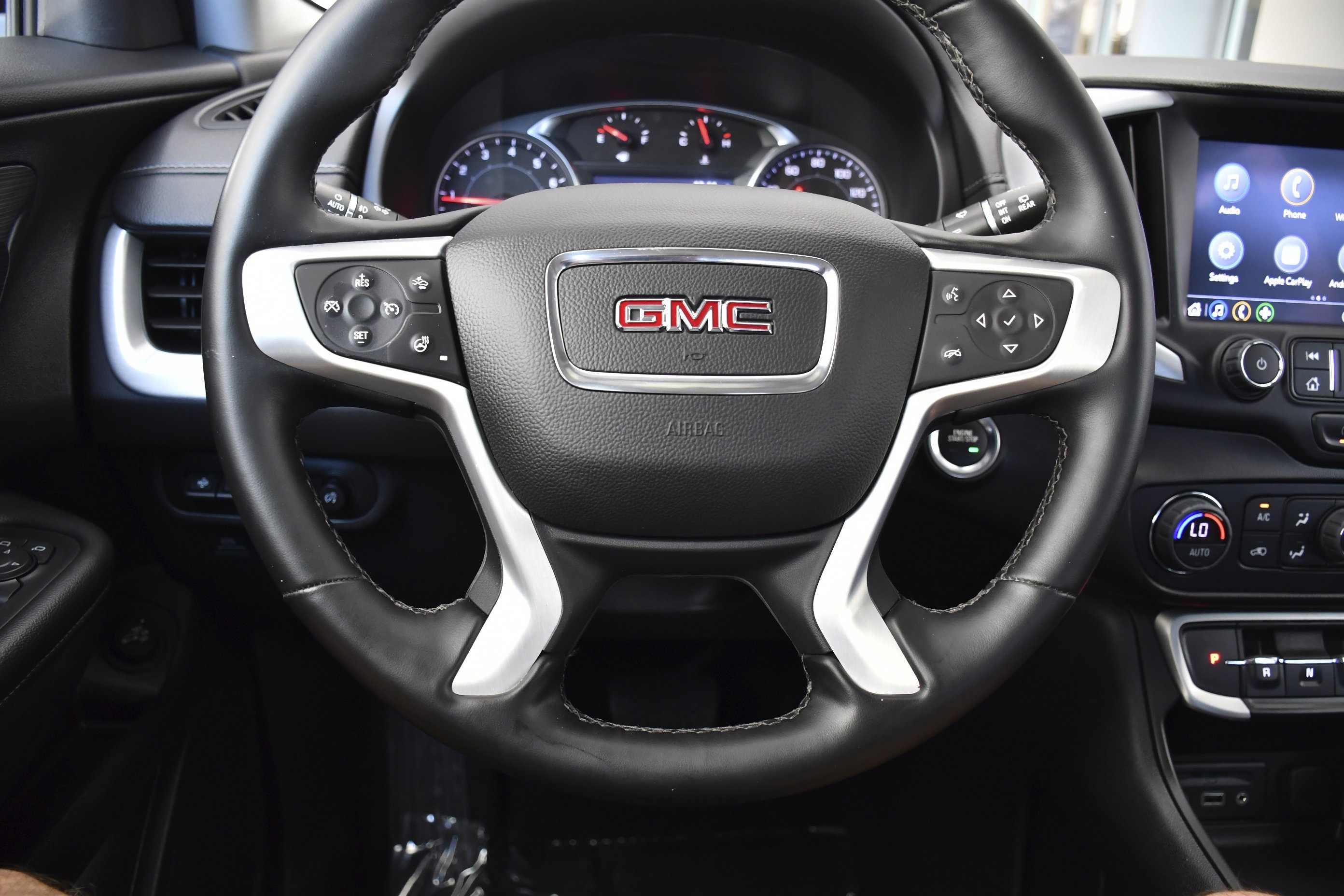 Used 2023 Marine Metallic GMC SLT image 7