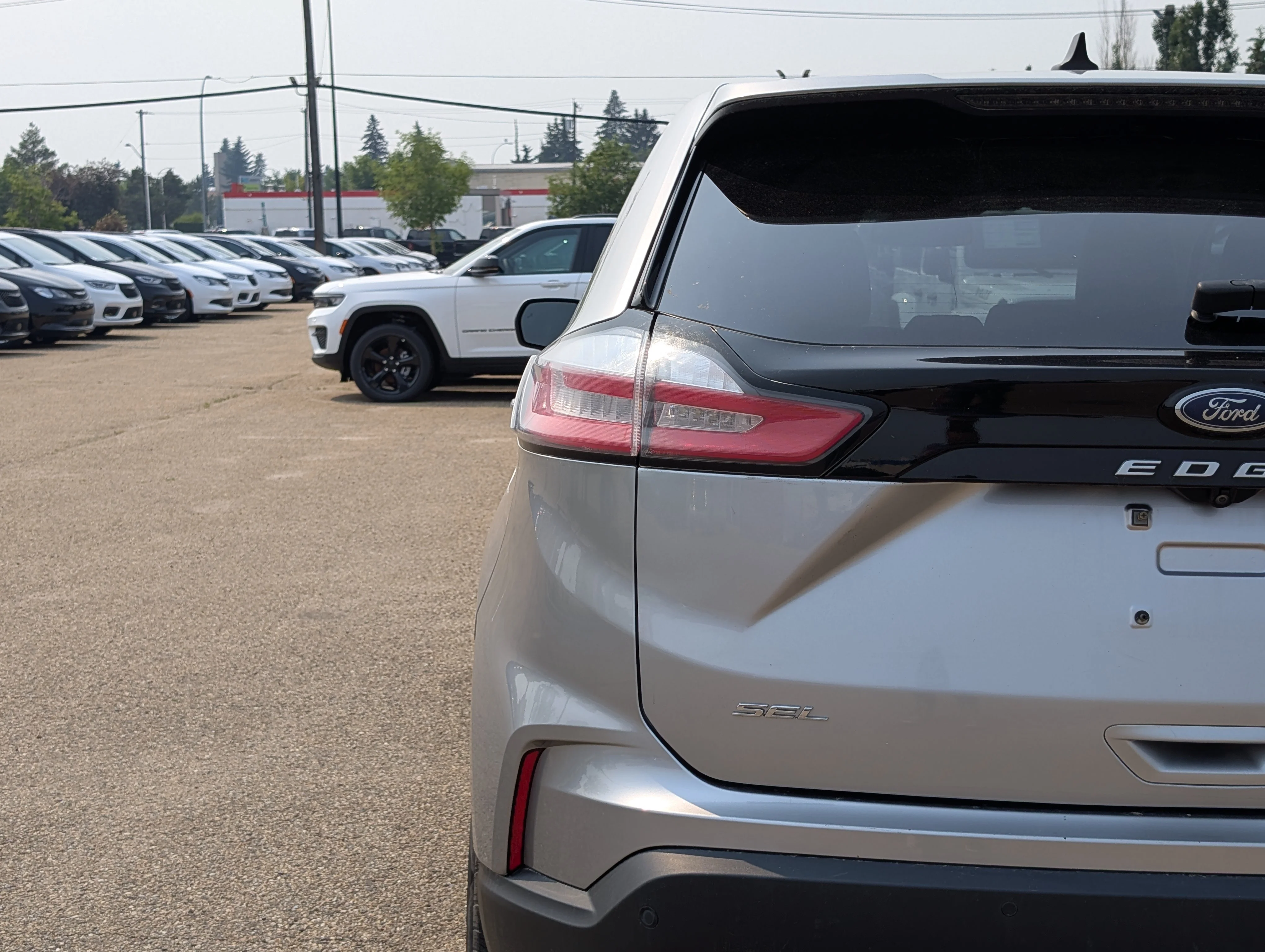 Used 2022 Silver Metallic Ford SEL AWD image 13