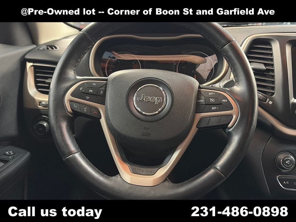 Used 2016 Gray Jeep Altitude image 20