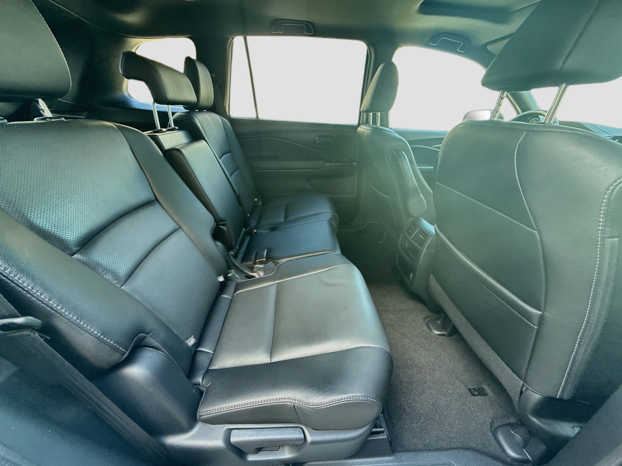 Used 2023 White Honda EX-L image 28
