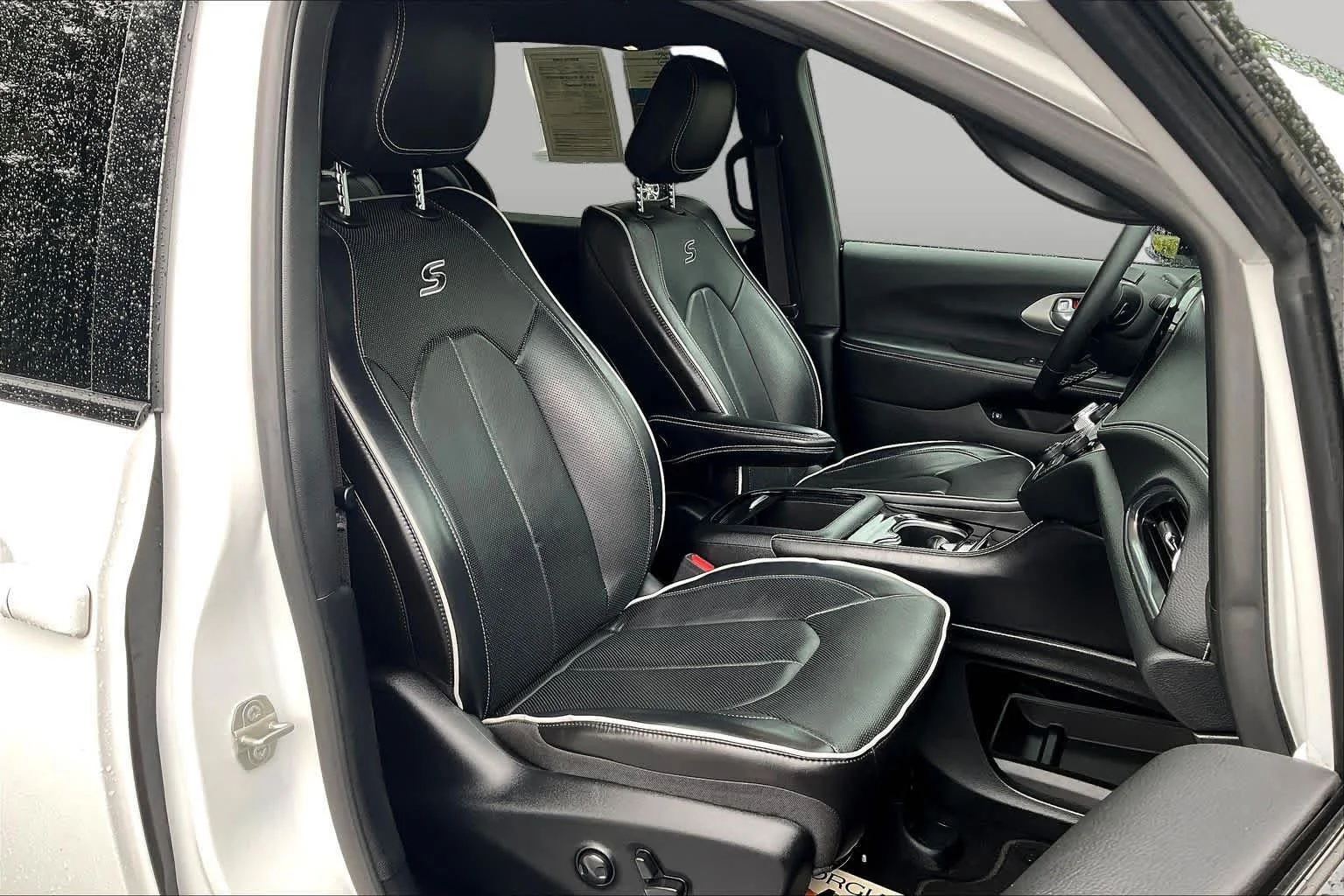 Used 2024 Bright White Clearcoat Chrysler Hybrid Premium S Appearance Pkg image 9