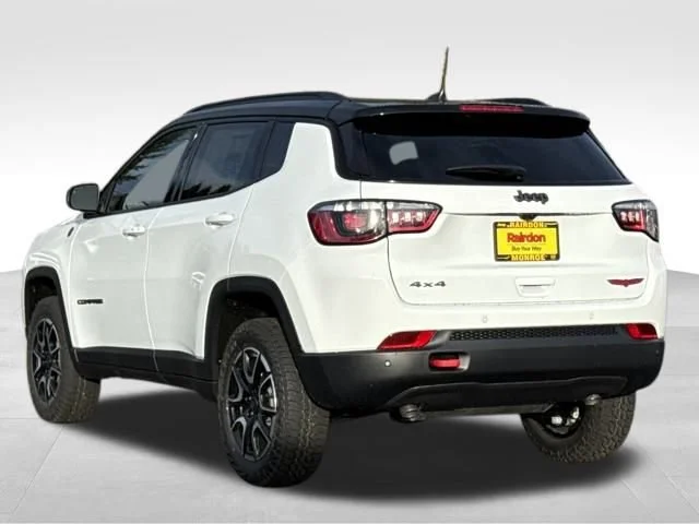 New 2026 Bright White Clear-Coat Exterior Paint Jeep Trailhawk image 6