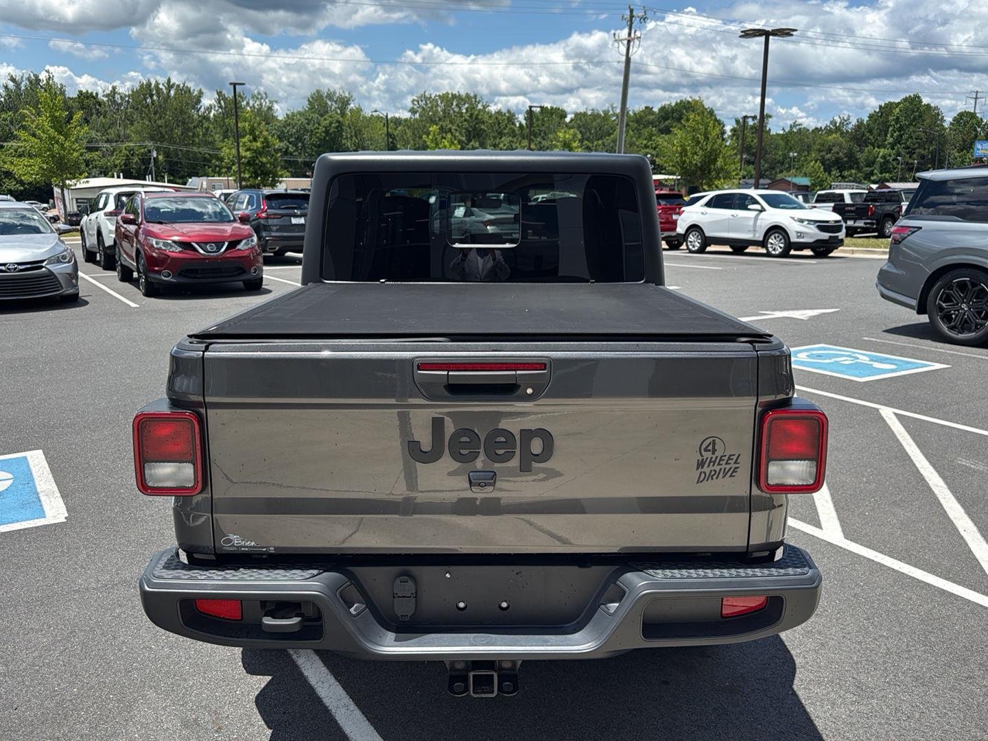 Used 2022  JEEP SPORT image 6