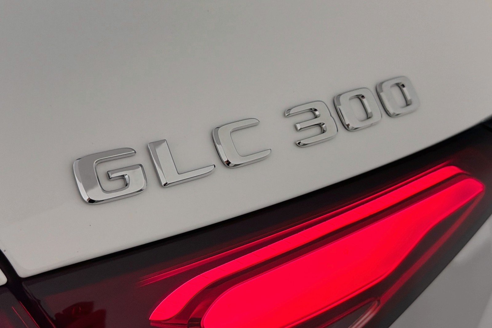 New 2026 Polar White Mercedes-Benz GLC 300 SUV image 8