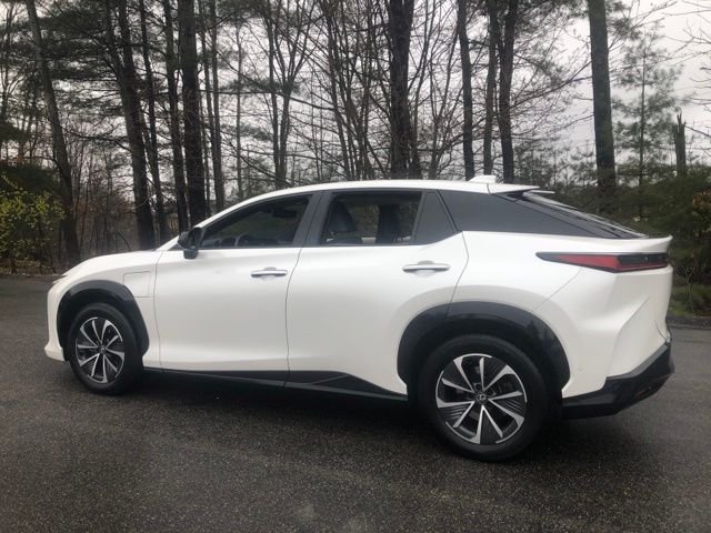 Used 2023 White Lexus 450e Premium image 6