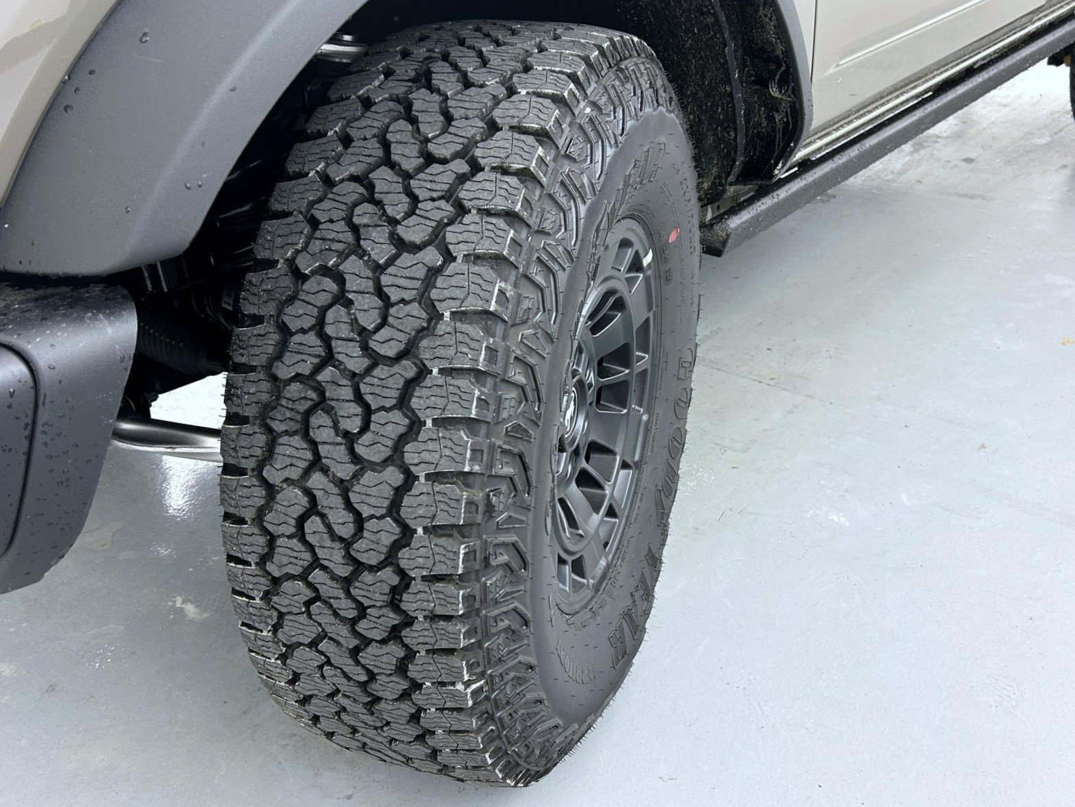 New 2026 Marsh Gray Ford Badlands image 21