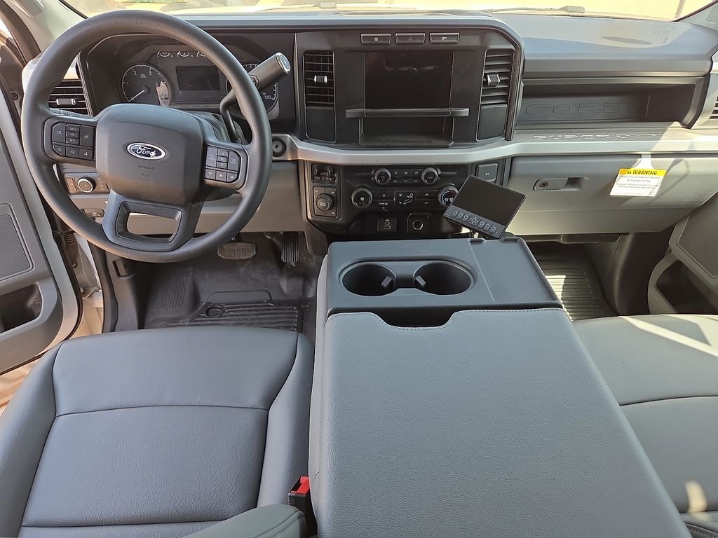 2024 Ford F-550 Super Duty Chassis Cab XL - Photo 19