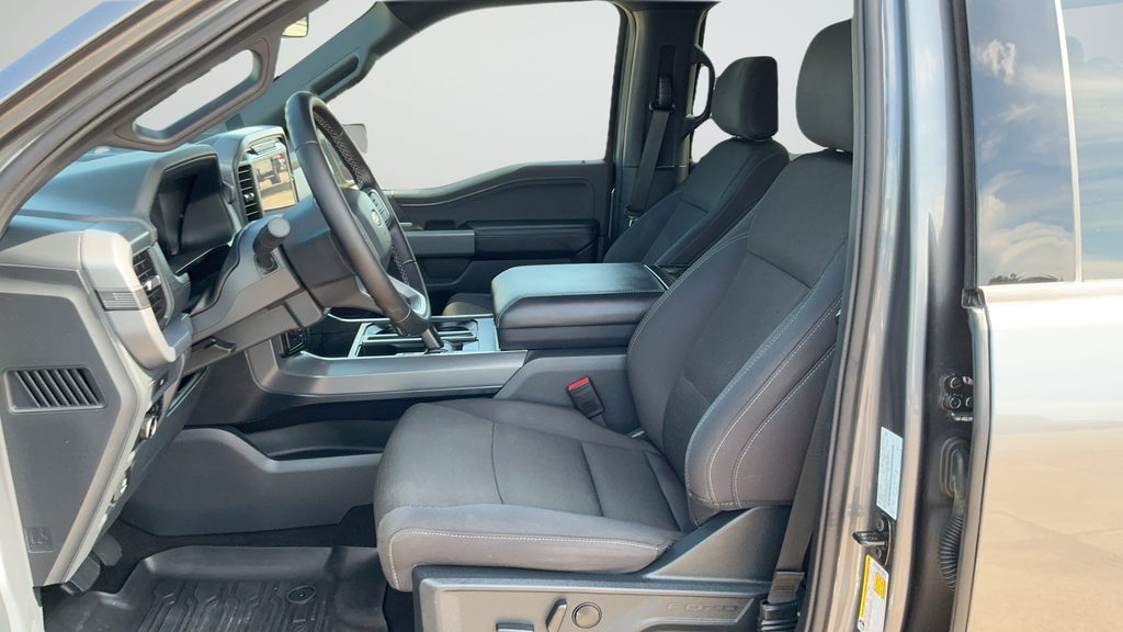 Used 2025 Carbonized Gray Metallic Ford XLT image 16