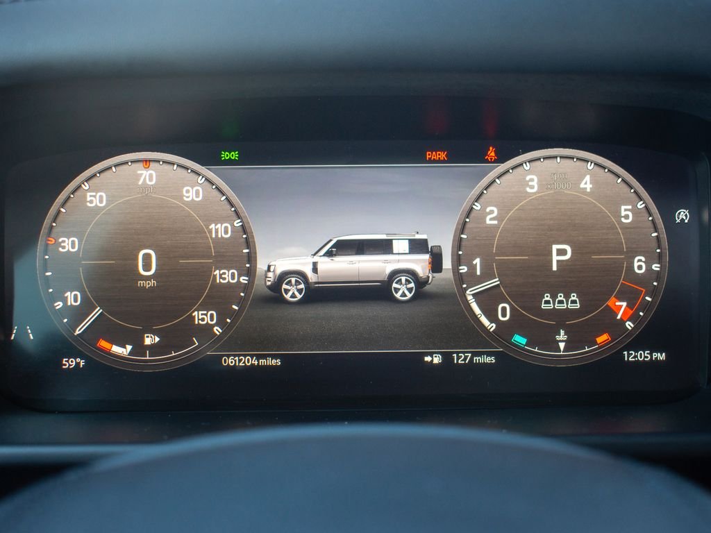 Used 2023 White Land Rover X-Dynamic SE image 14