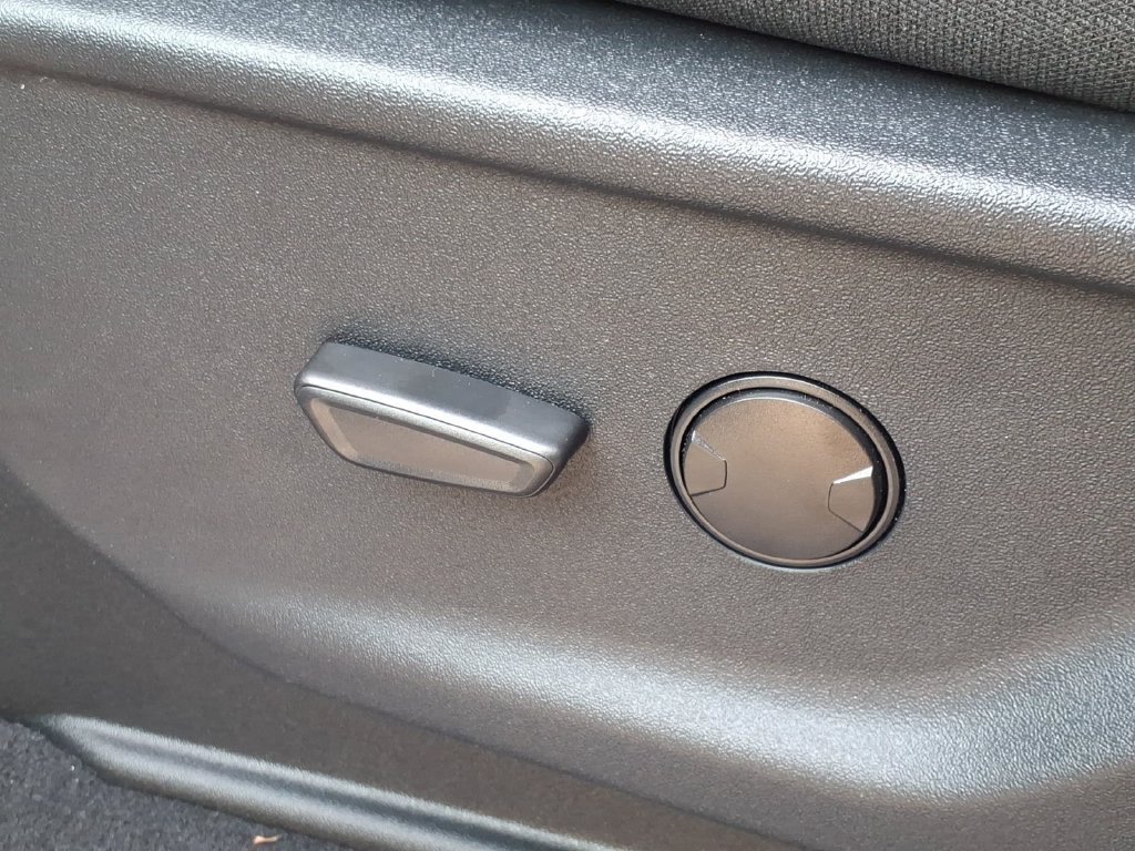 New 2027 Carbonized Gray Metallic Ford F-350® XLT image 16