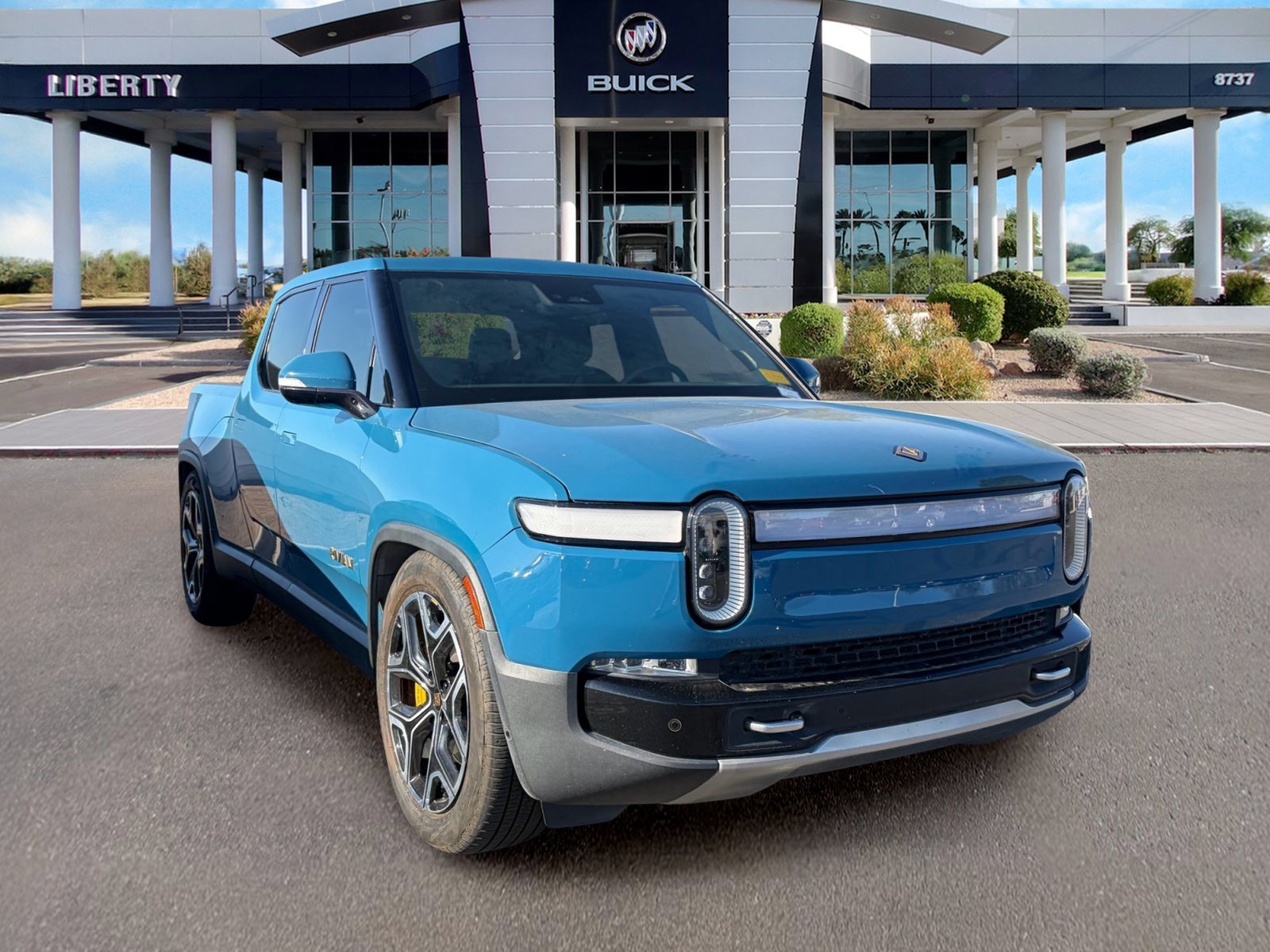 Used 2022 Rivian R1T Adventure with VIN 7FCTGAAA9NN006132 for sale in Peoria, AZ